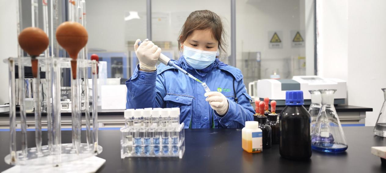 致敬“她”力量 开放“她”光线— —6008集团优良女职工代表特辑