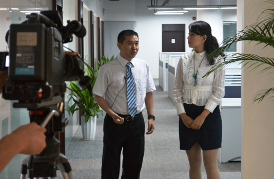 深圳电视台到6008集团集团采访